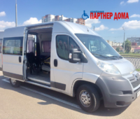 Микроавтобус серый